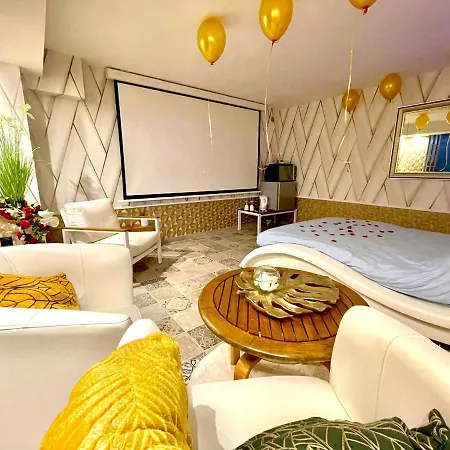 Espace Detente Jacuzzi Sauna Hotel miłości Gagny
