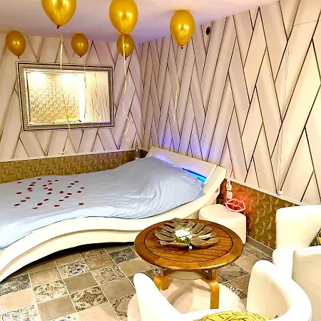 Espace Detente Jacuzzi Sauna Hotel miłości