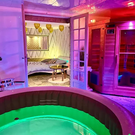 Love hotel Espace Detente Jacuzzi Sauna *